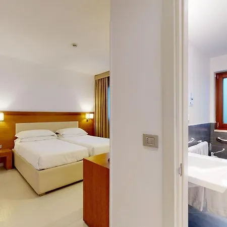 蒙特萨拉戈酒店 4*