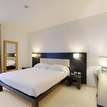 Monte Sarago فندق أوستوني