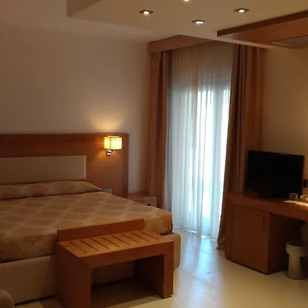 モンテ サラゴ 4*