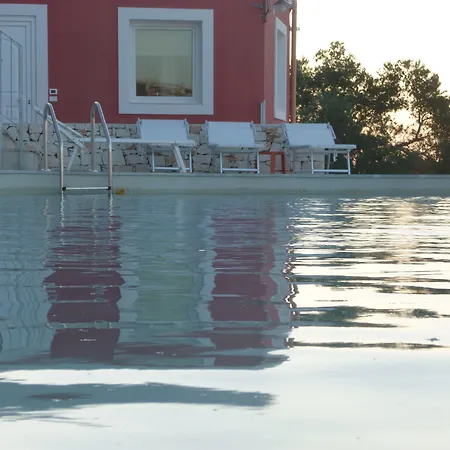 蒙特萨拉戈酒店 4* 奥斯图尼